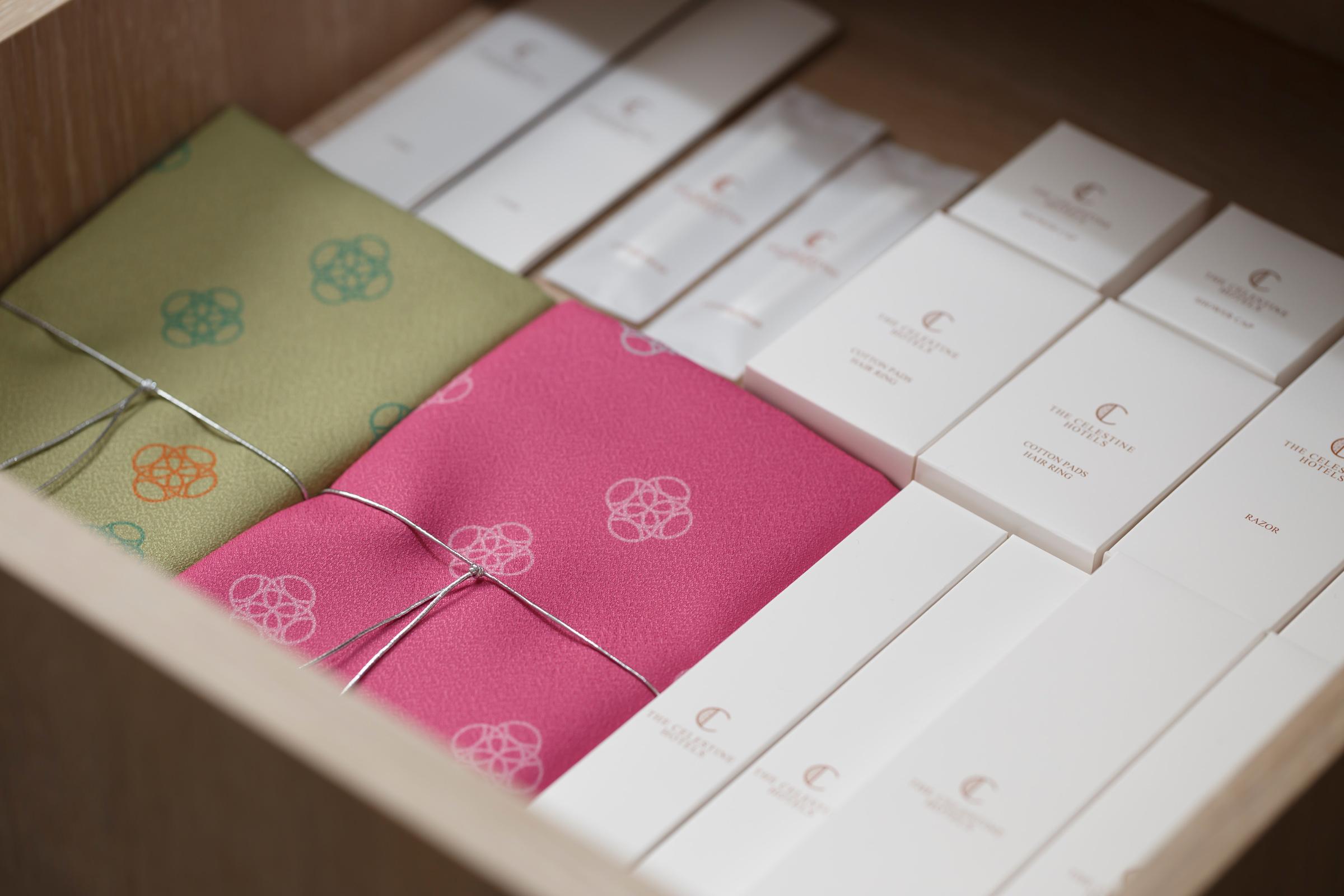 Hotel The Celestine Kyoto Gion Luaran gambar A drawer of the hotel's amenities