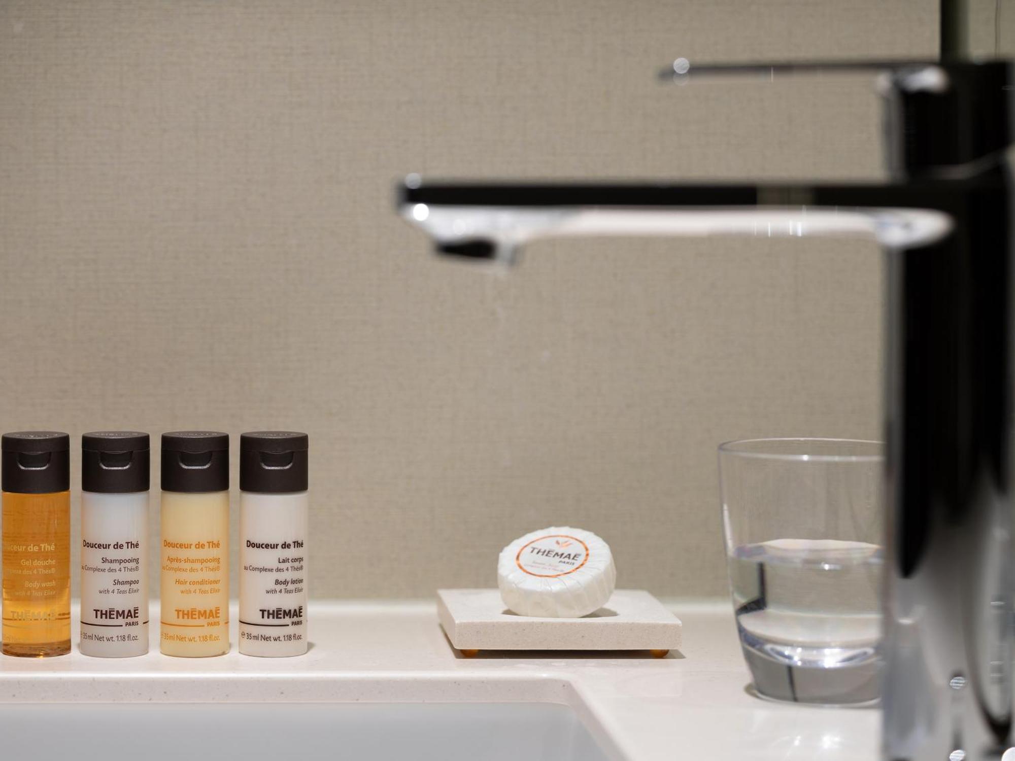 Hotel The Celestine Kyoto Gion Luaran gambar The Hotel's bathroom amenities