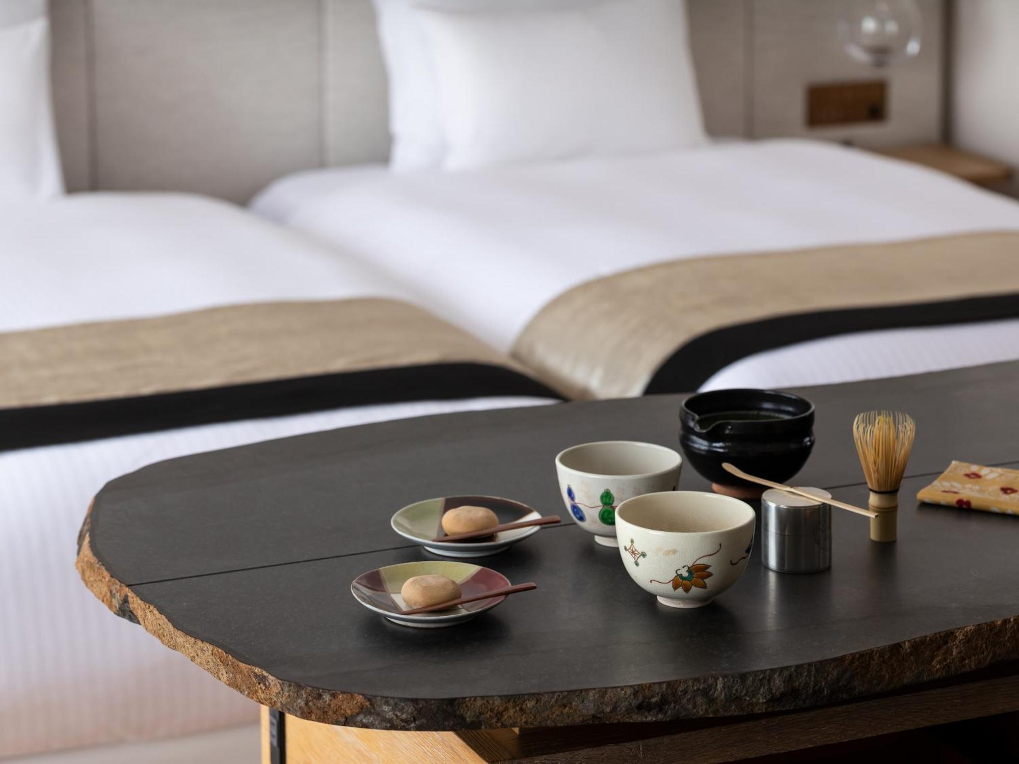 Hotel The Celestine Kyoto Gion Luaran gambar A tea set