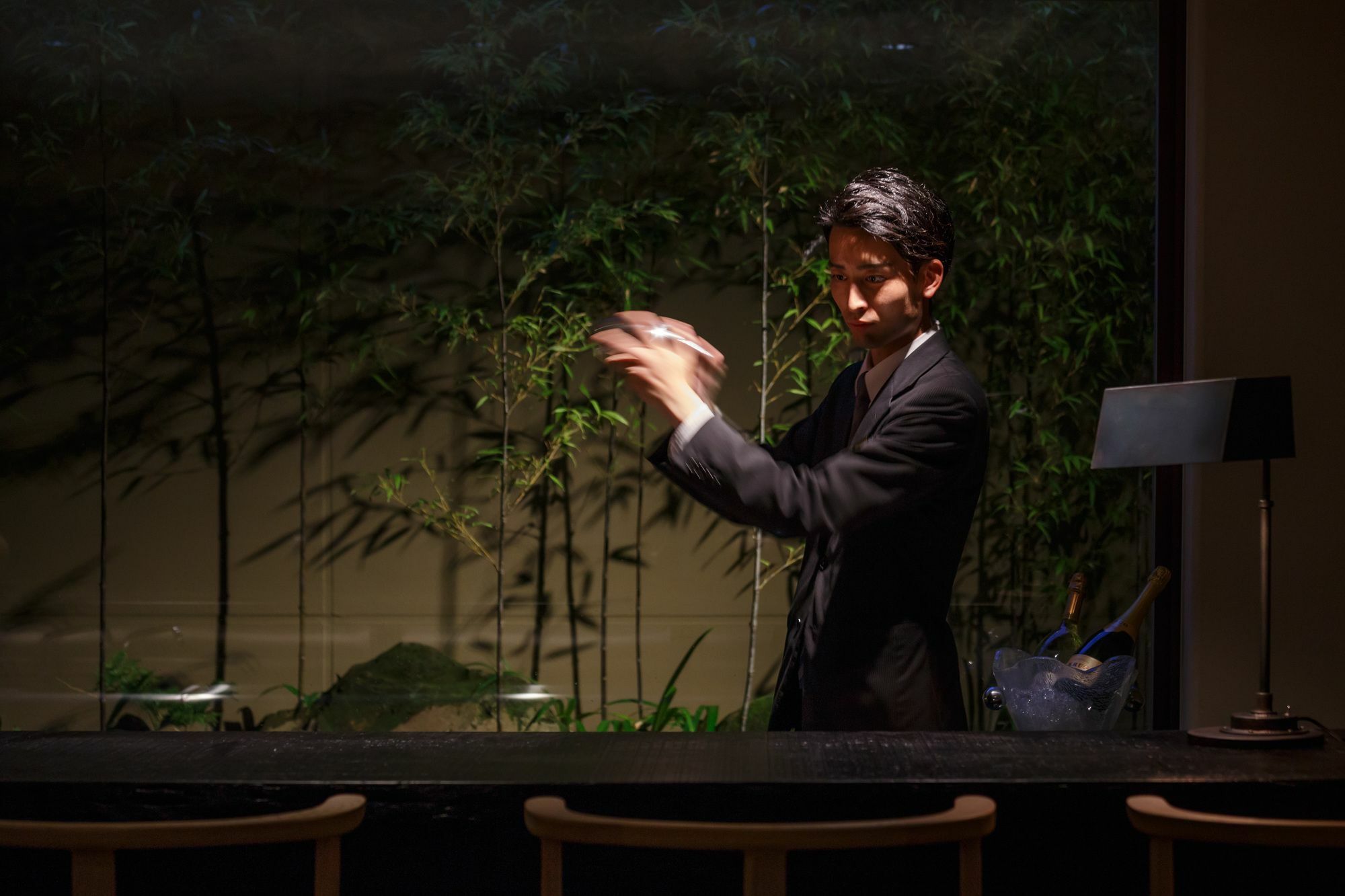 Hotel The Celestine Kyoto Gion Luaran gambar A bartender at work